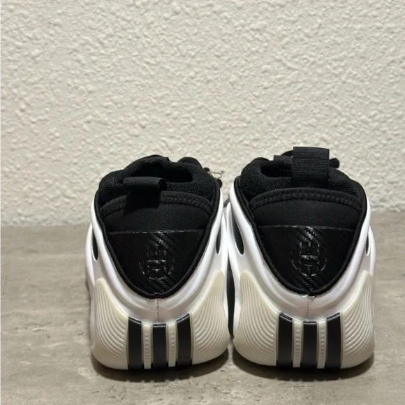 adidas Men’s Size 7 HARDEN VOLUME 9 Basketball Shoes White/Black JR2504 NEW - Picture 6 of 8